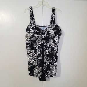 Swim 365 Women's Split Hem One Piece Swimsuit Adjustable straps  Padding 24W